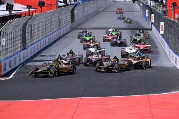 开元棋牌 FE圣保罗站R04：伯德绝杀夺冠 迈凯伦首获分冠