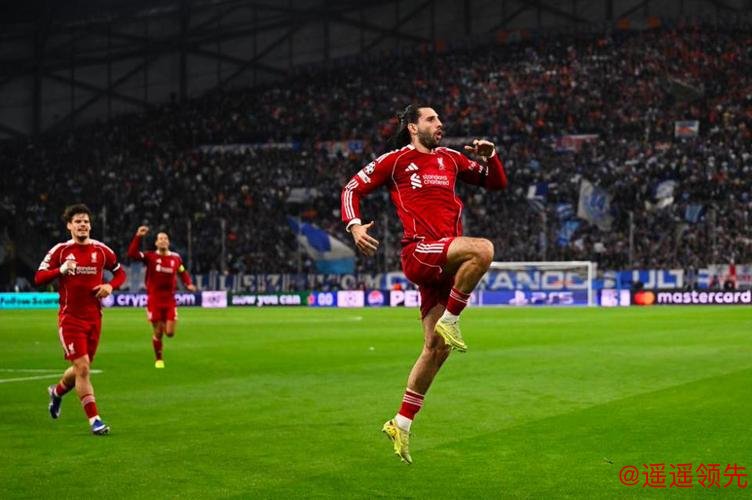 欧冠上演五大联赛强强对决：11.7亿豪门客场3-0 各项赛事13场不败